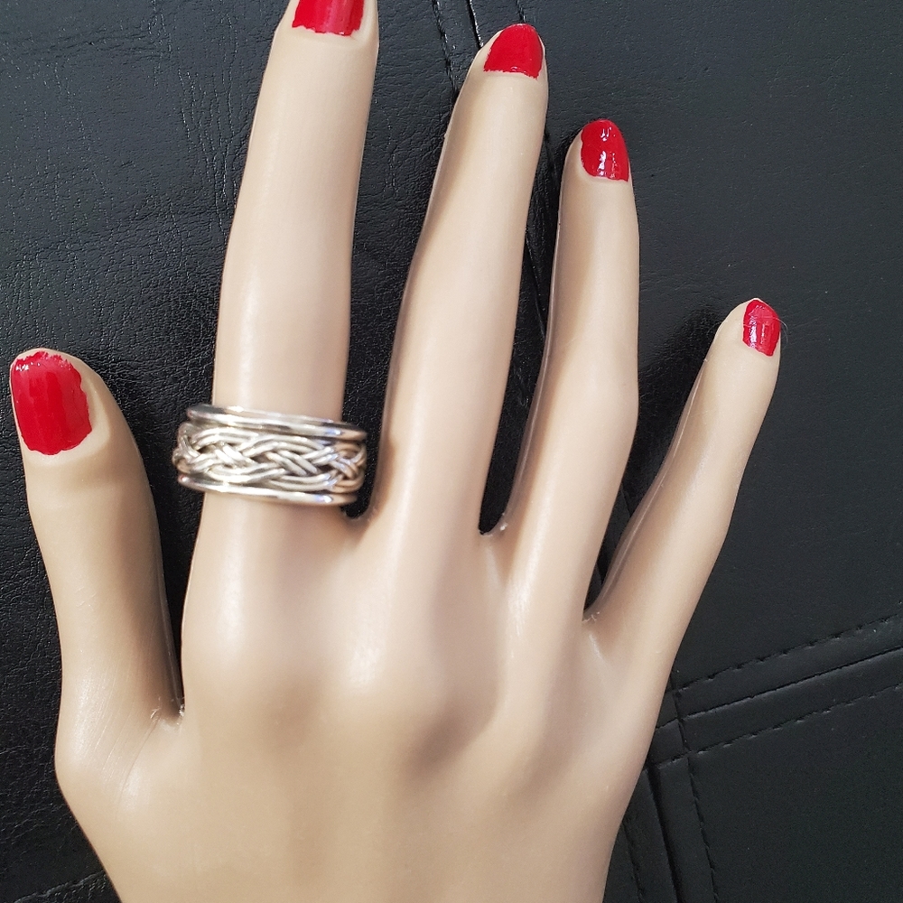 Beautiful Sterling silver ring made in Mexico